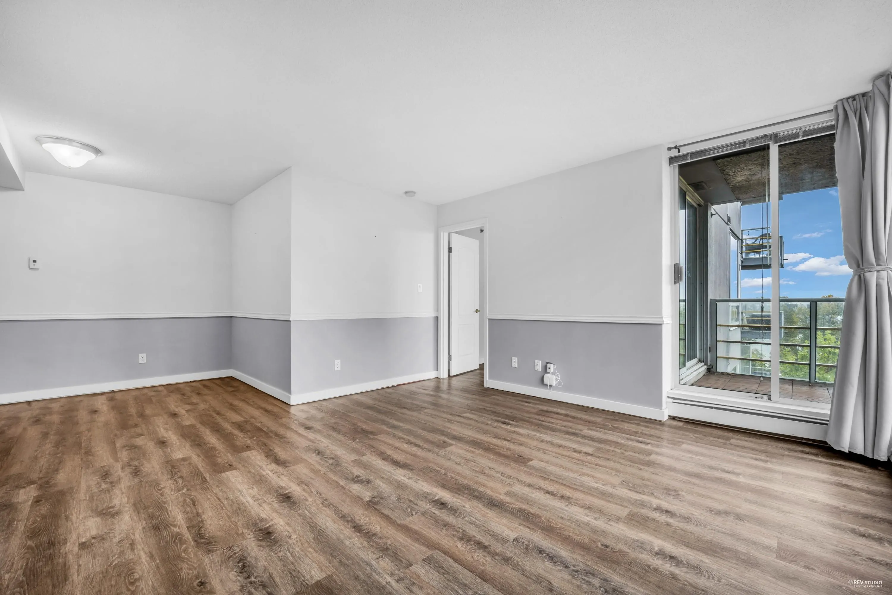 606 3061 E Kent Avenue North