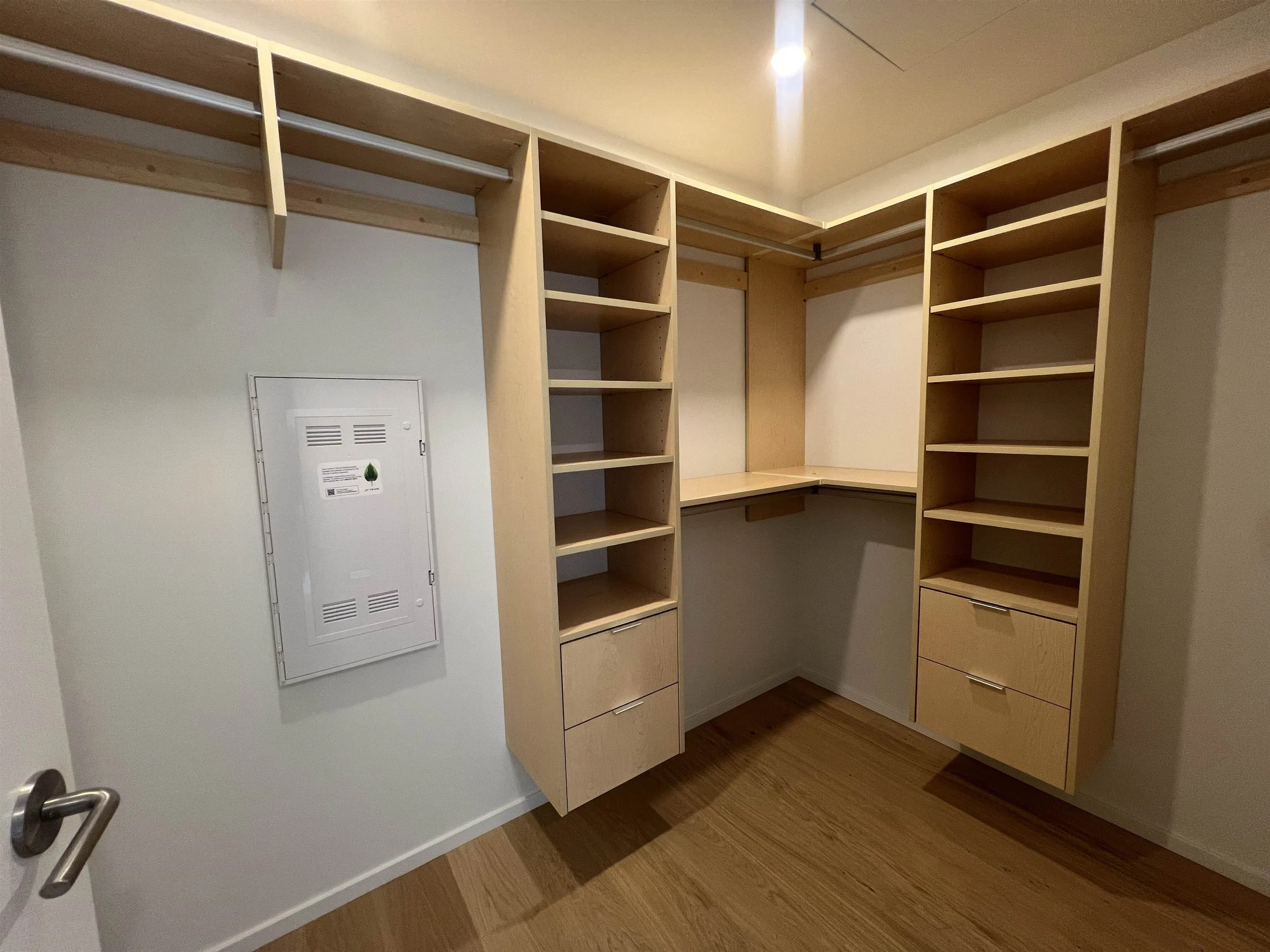 2903 1568 Alberni Street