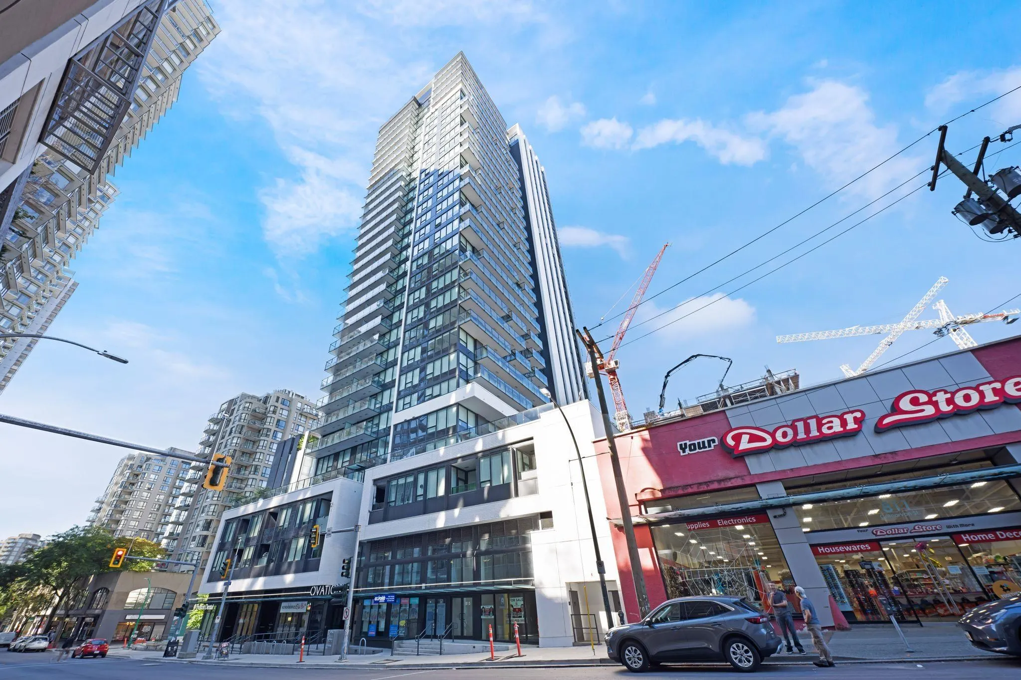 2401 823 Carnarvon Street