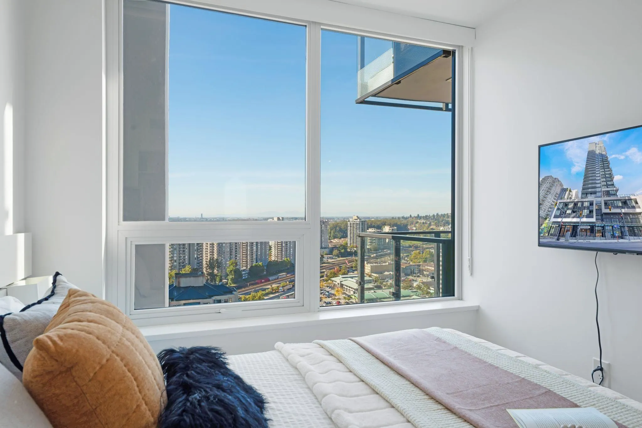 2401 823 Carnarvon Street