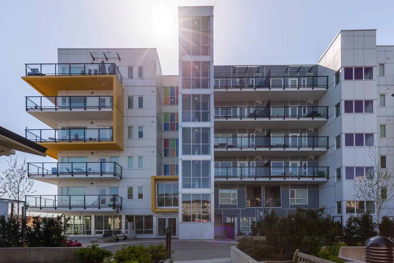 302 809 Fourth Avenue