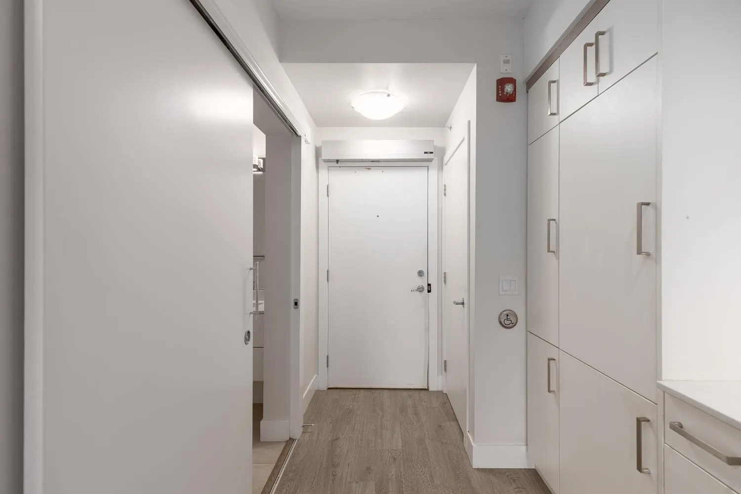 302 809 Fourth Avenue