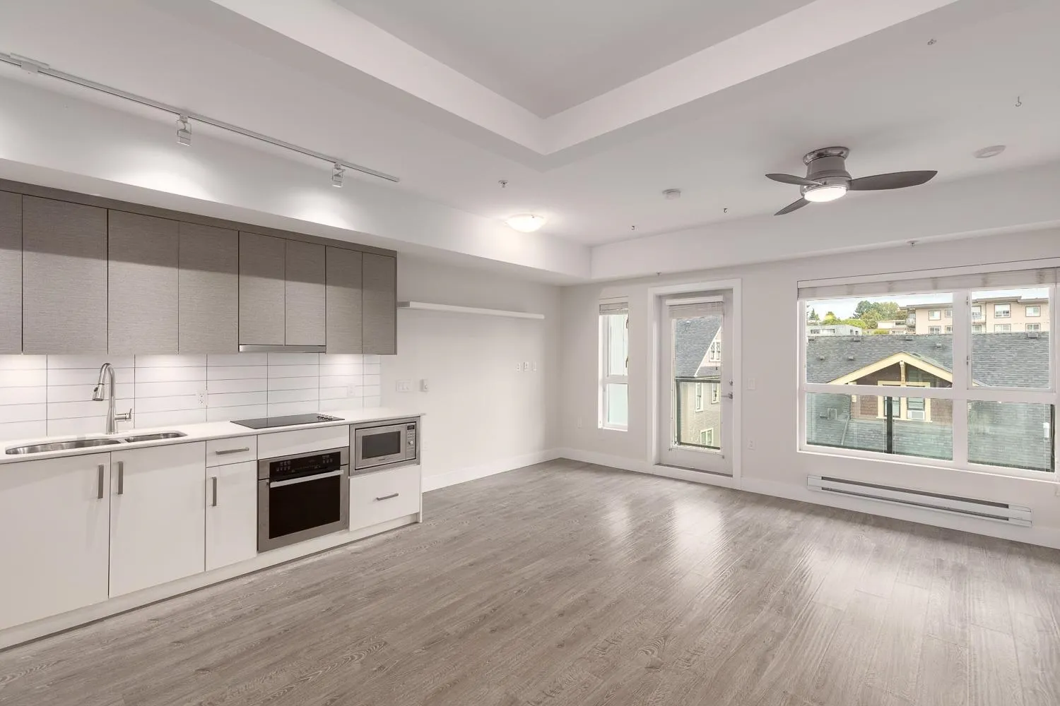 302 809 Fourth Avenue