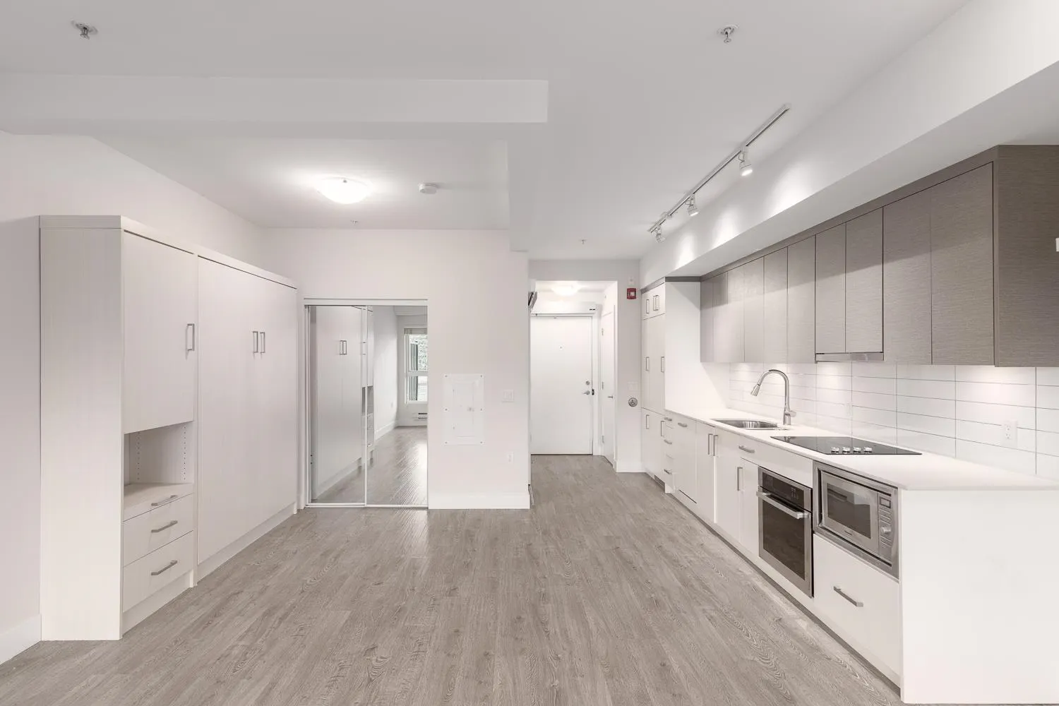 302 809 Fourth Avenue