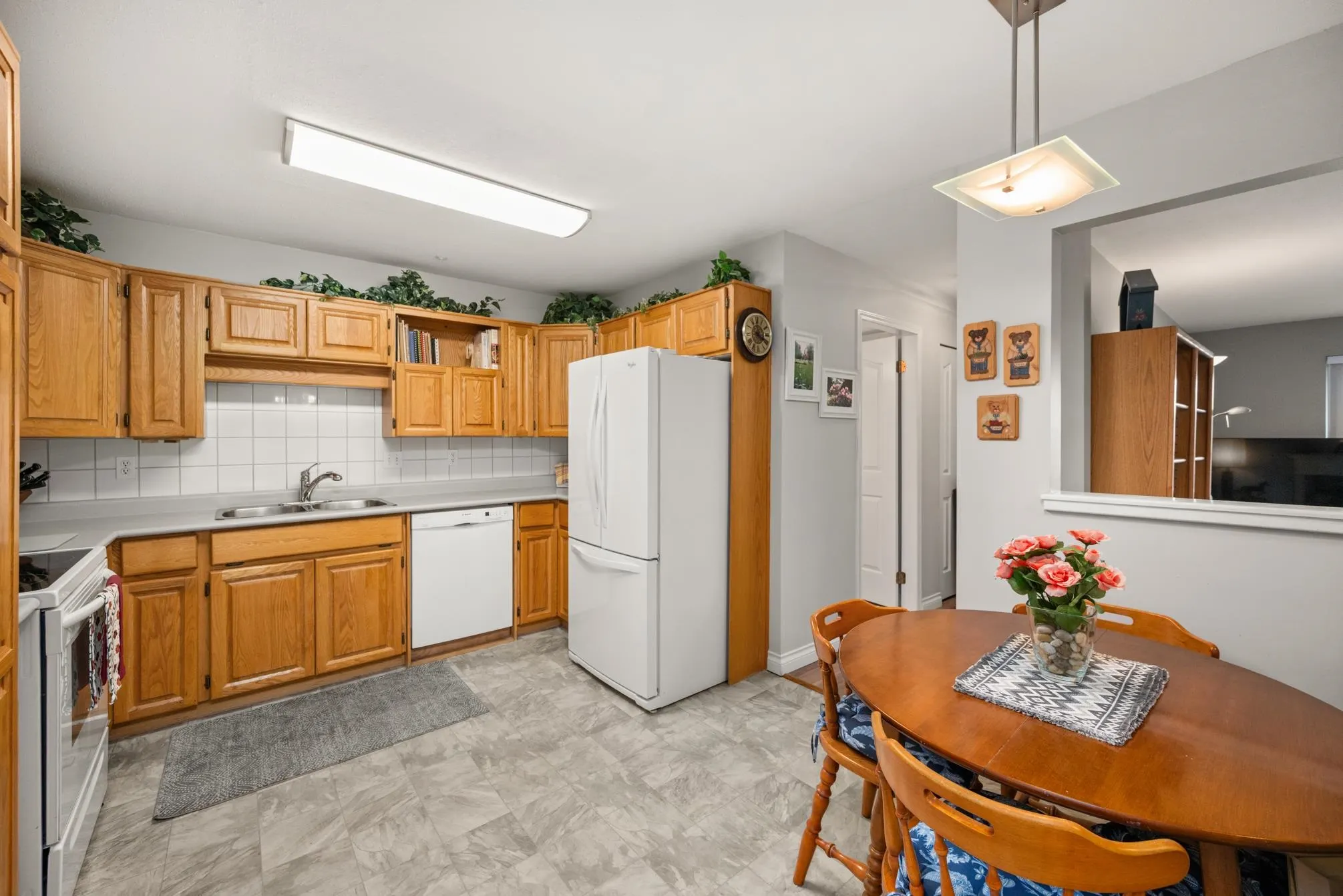 226 2451 Gladwin Road