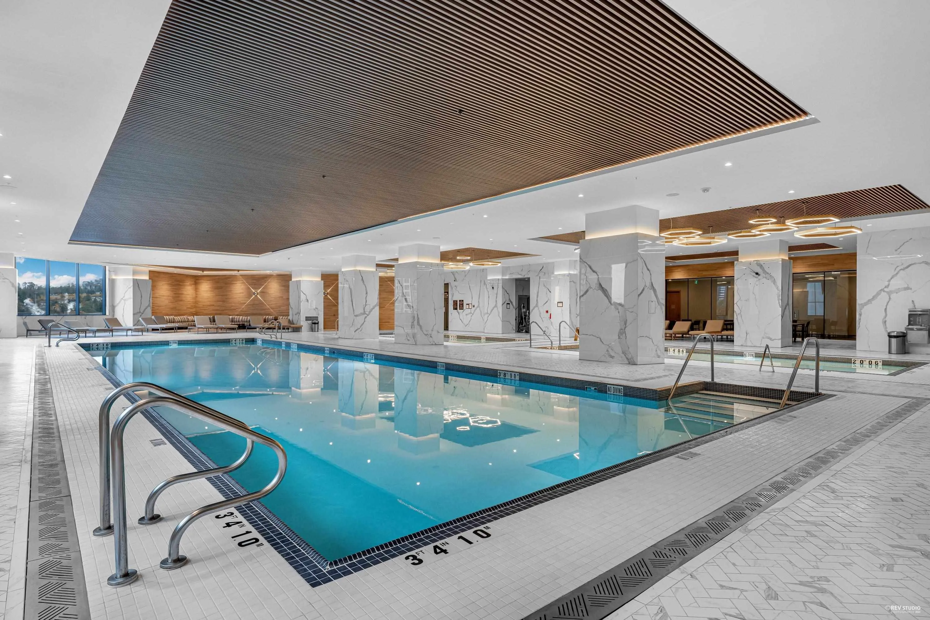 3506 4168 Lougheed Highway