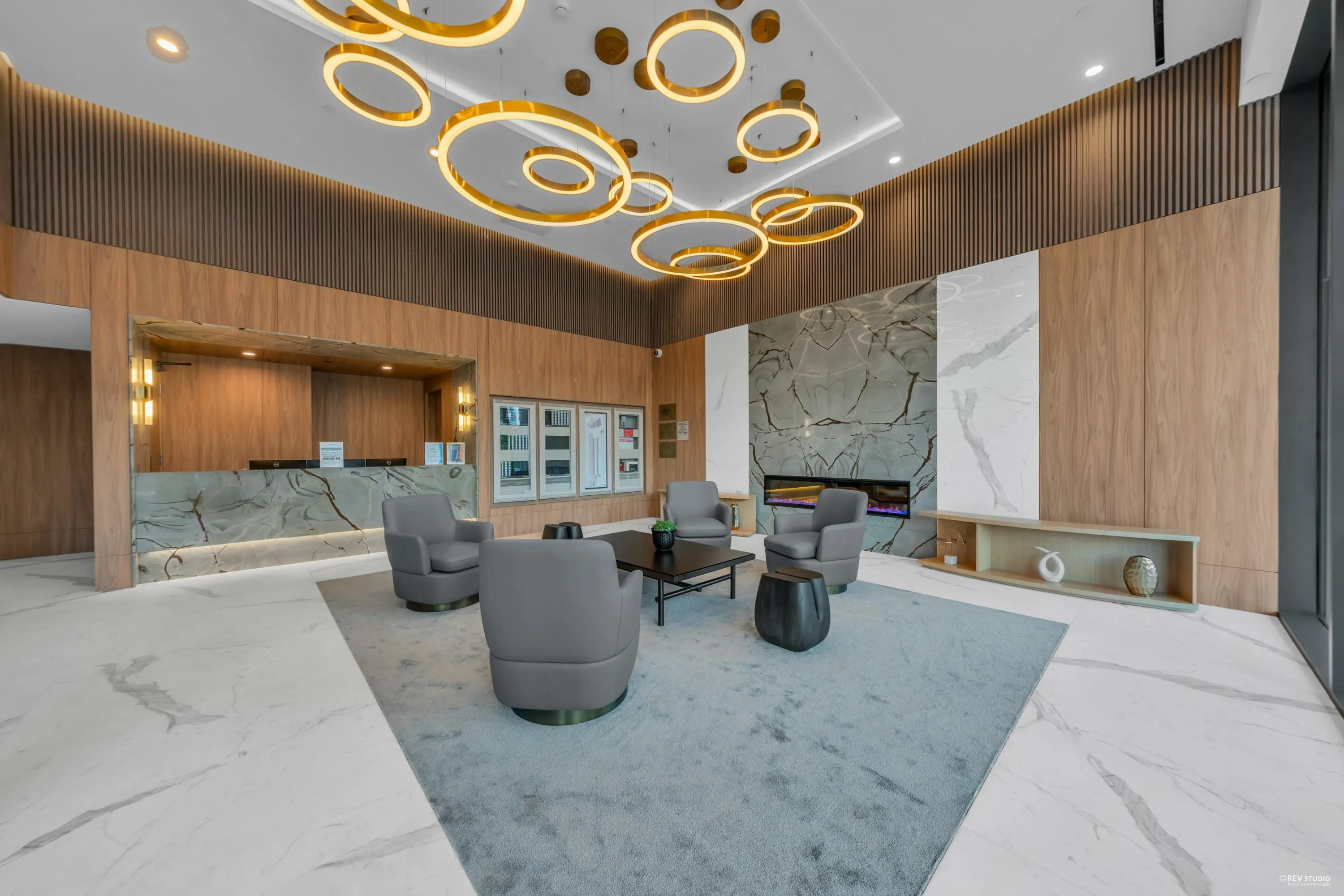 3506 4168 Lougheed Highway