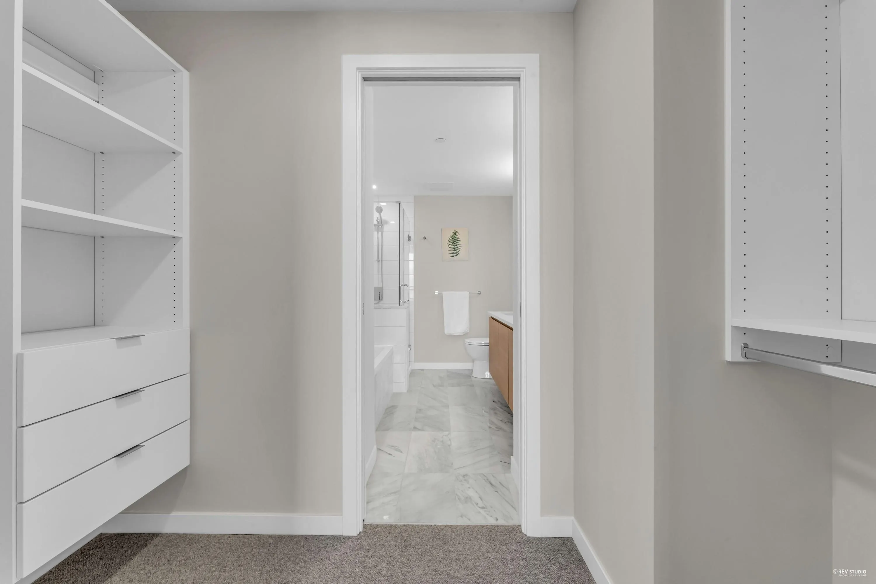 3506 4168 Lougheed Highway