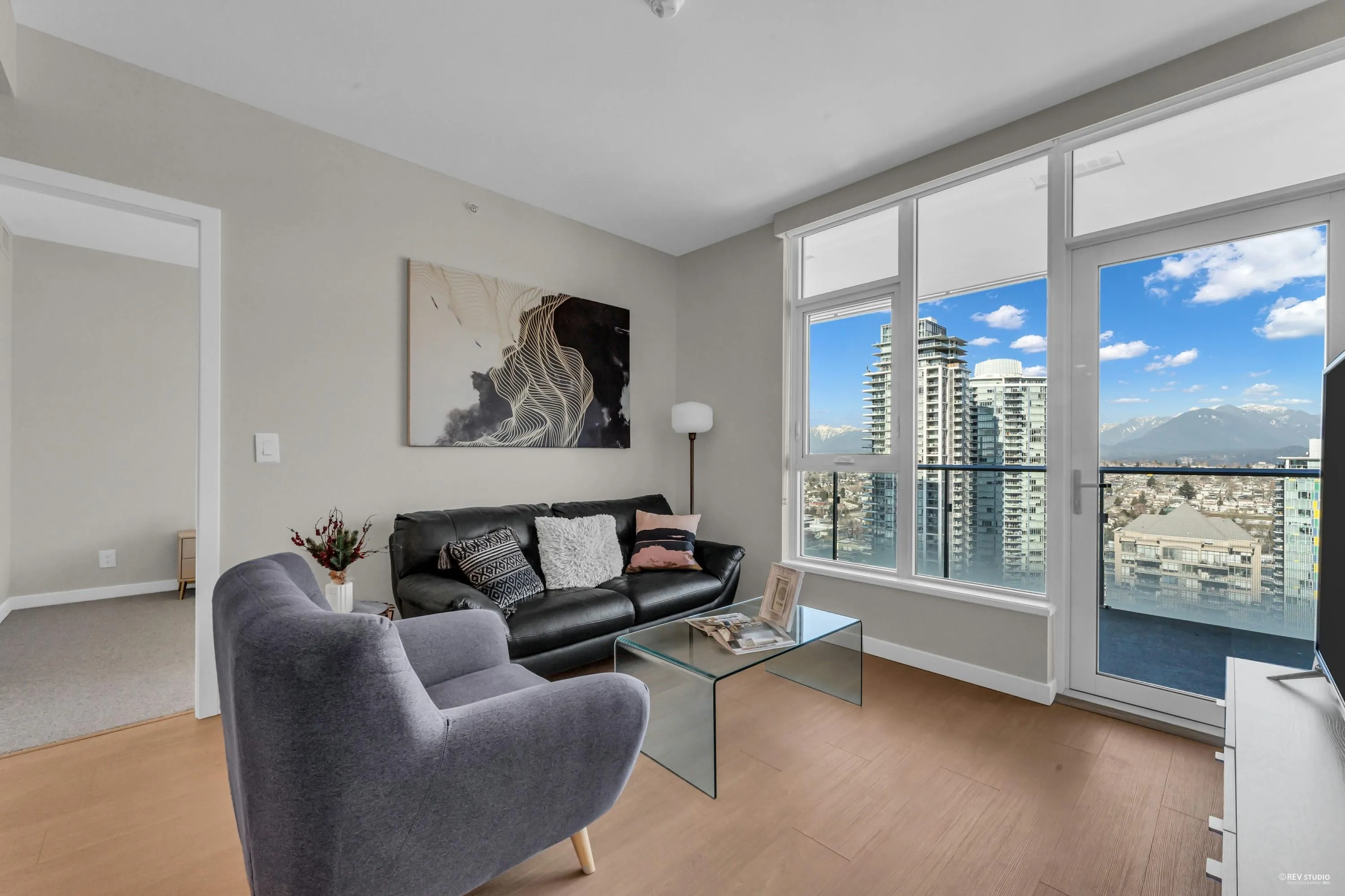 3506 4168 Lougheed Highway