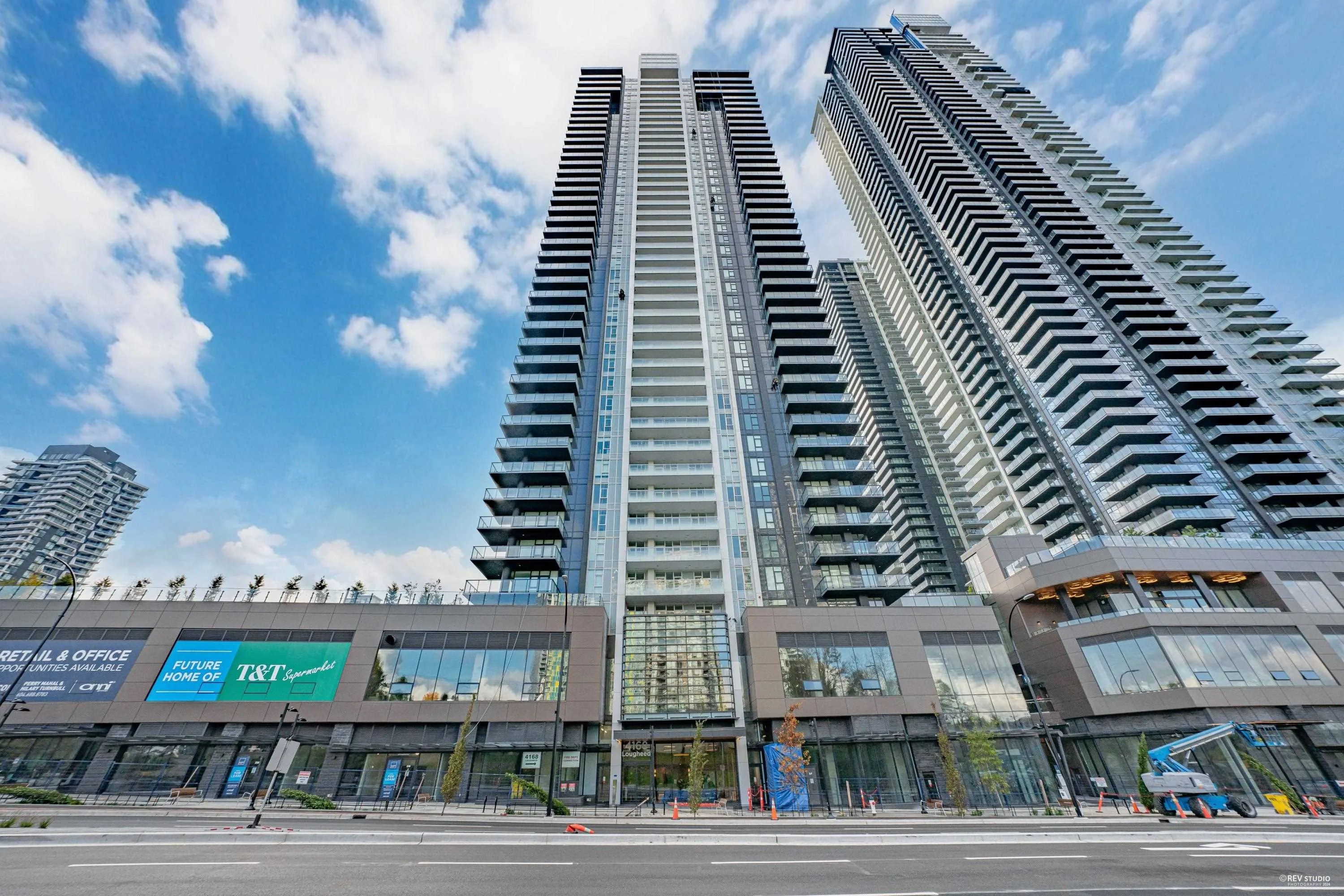 3506 4168 Lougheed Highway