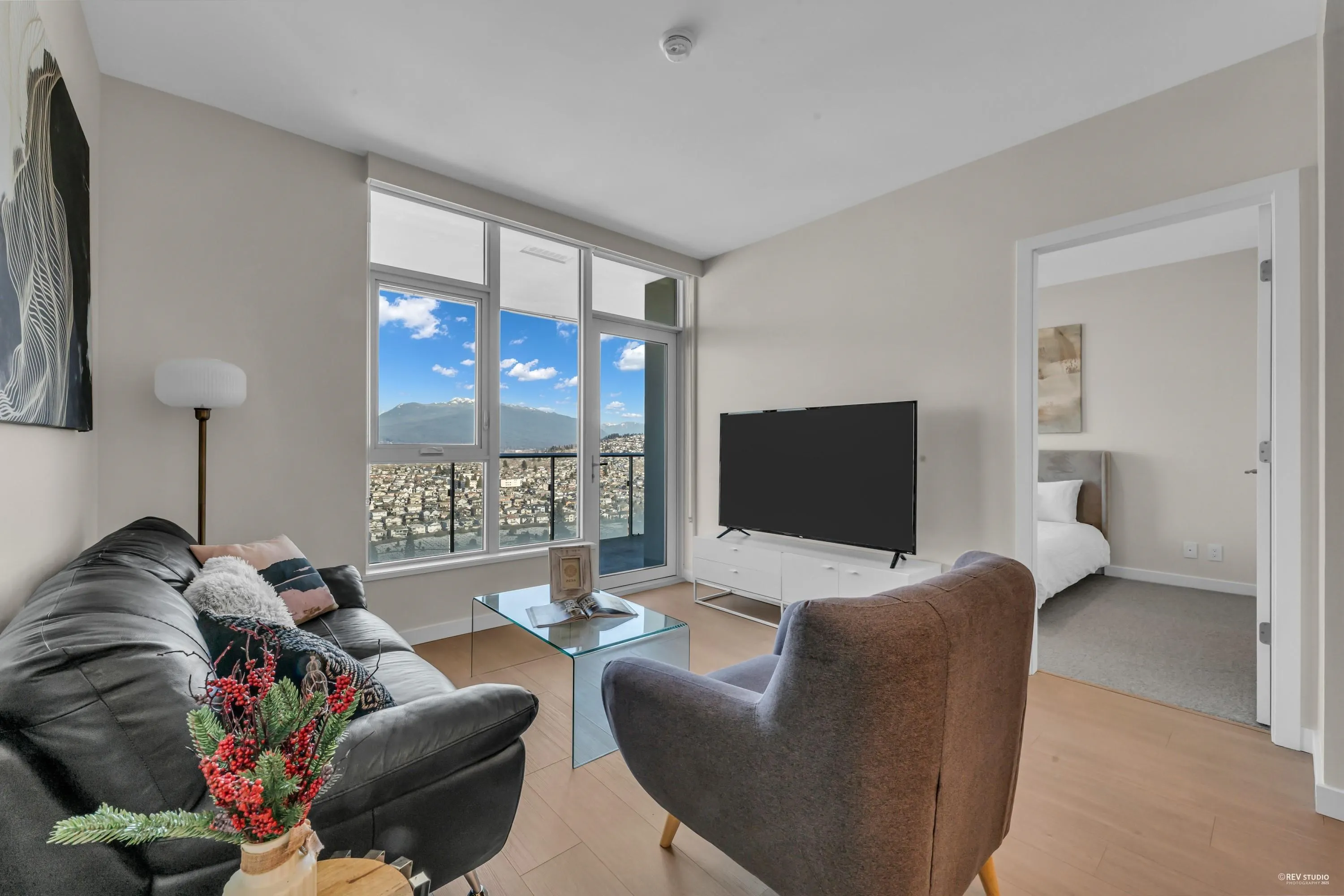 3506 4168 Lougheed Highway