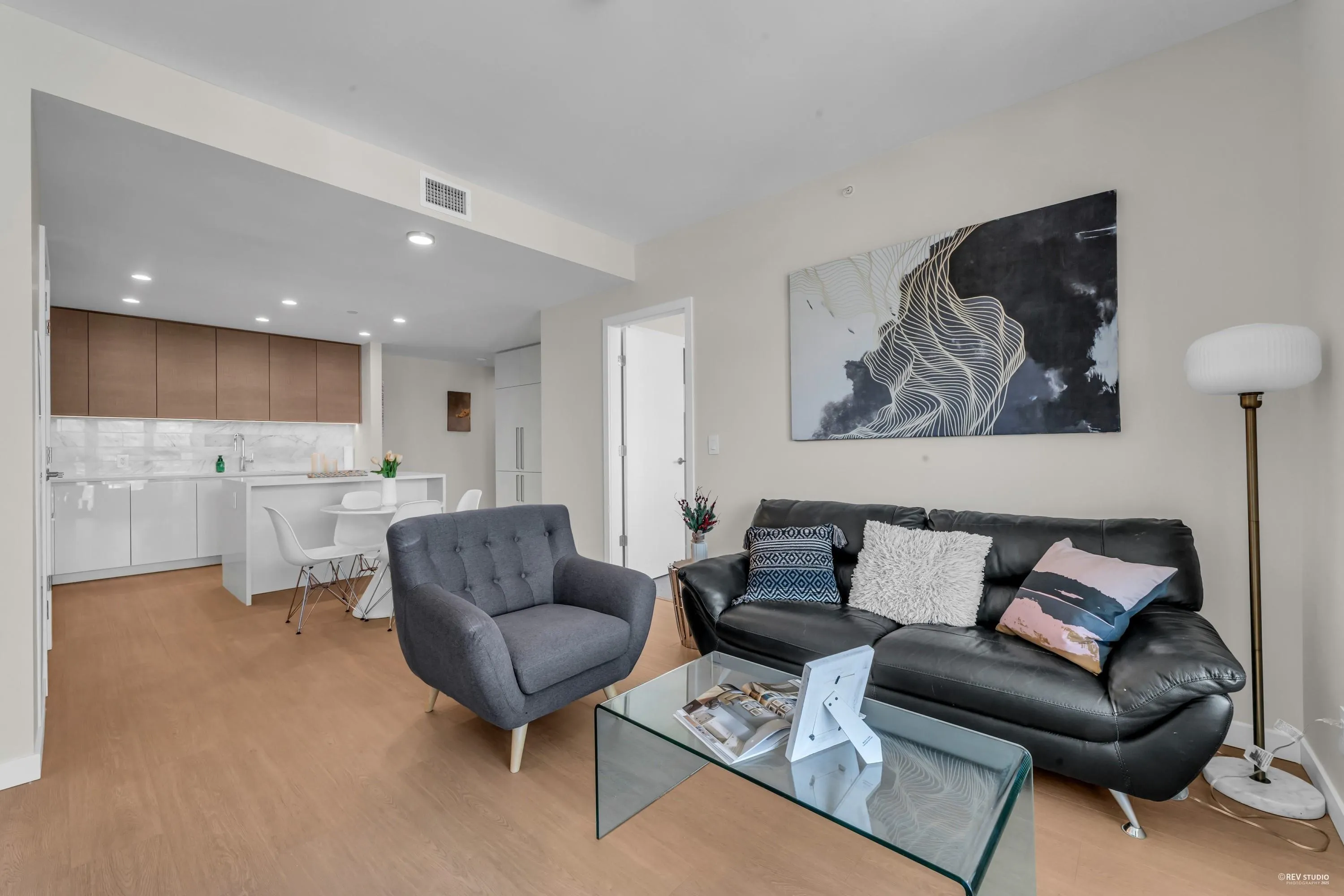 3506 4168 Lougheed Highway