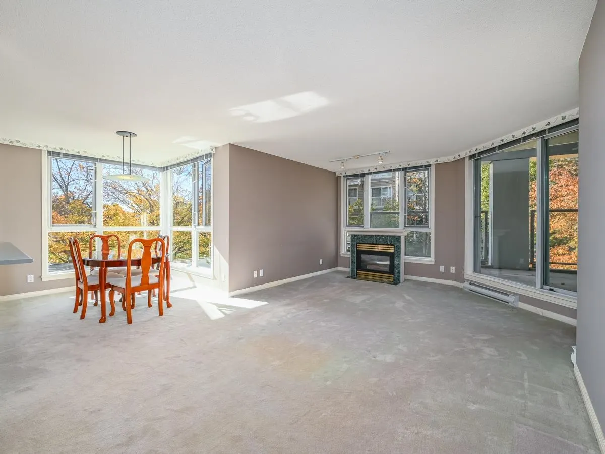 201 5860 Dover Crescent