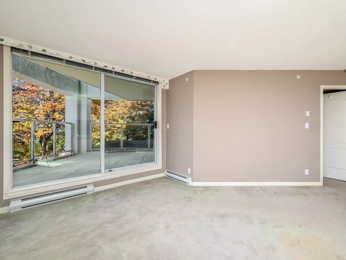 201 5860 Dover Crescent