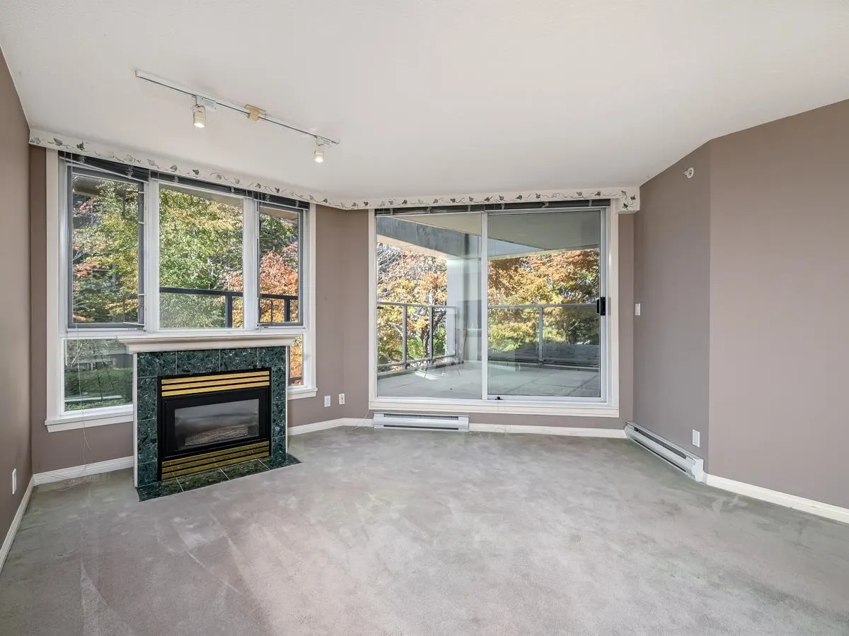 201 5860 Dover Crescent