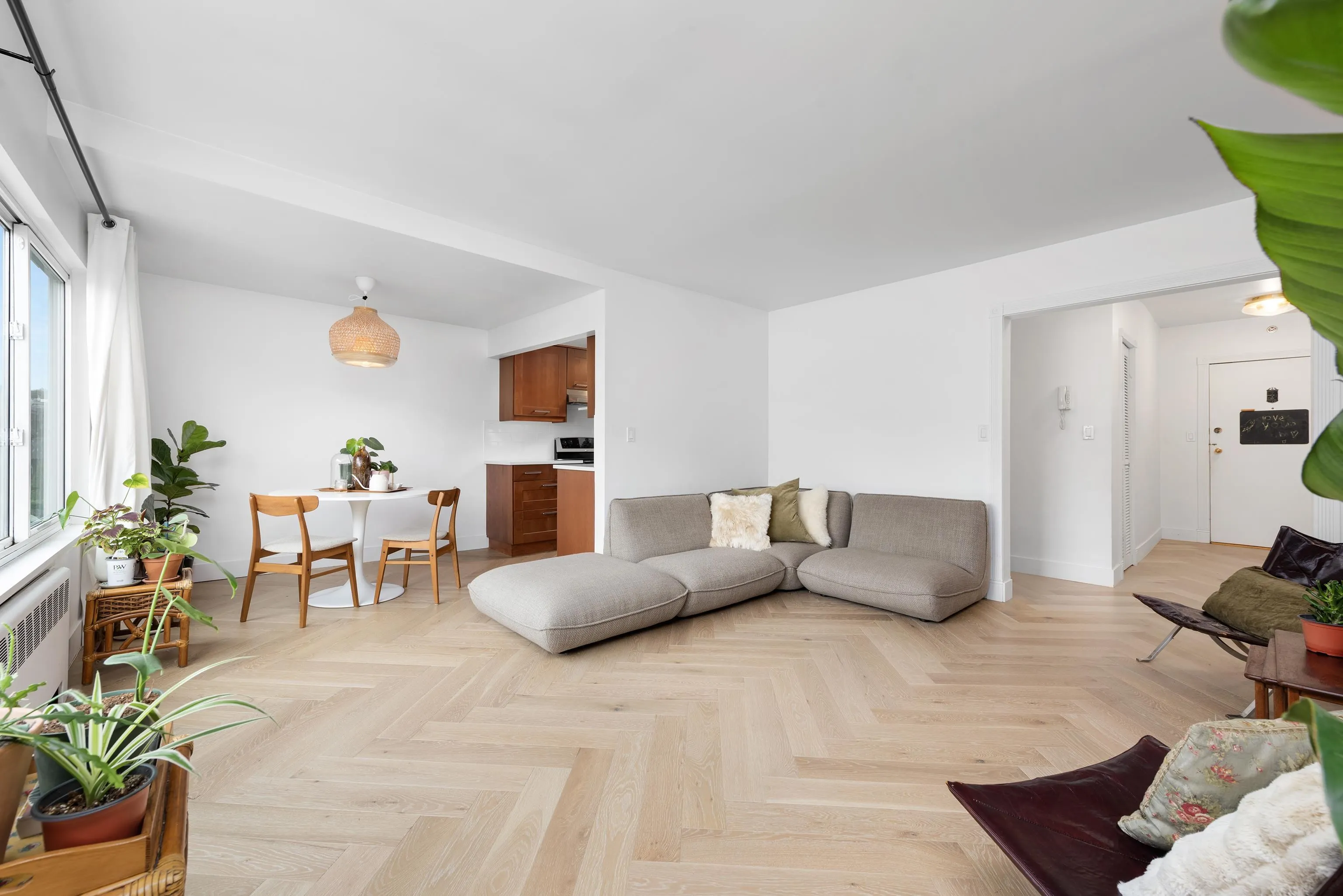 34 1480 Arbutus Street