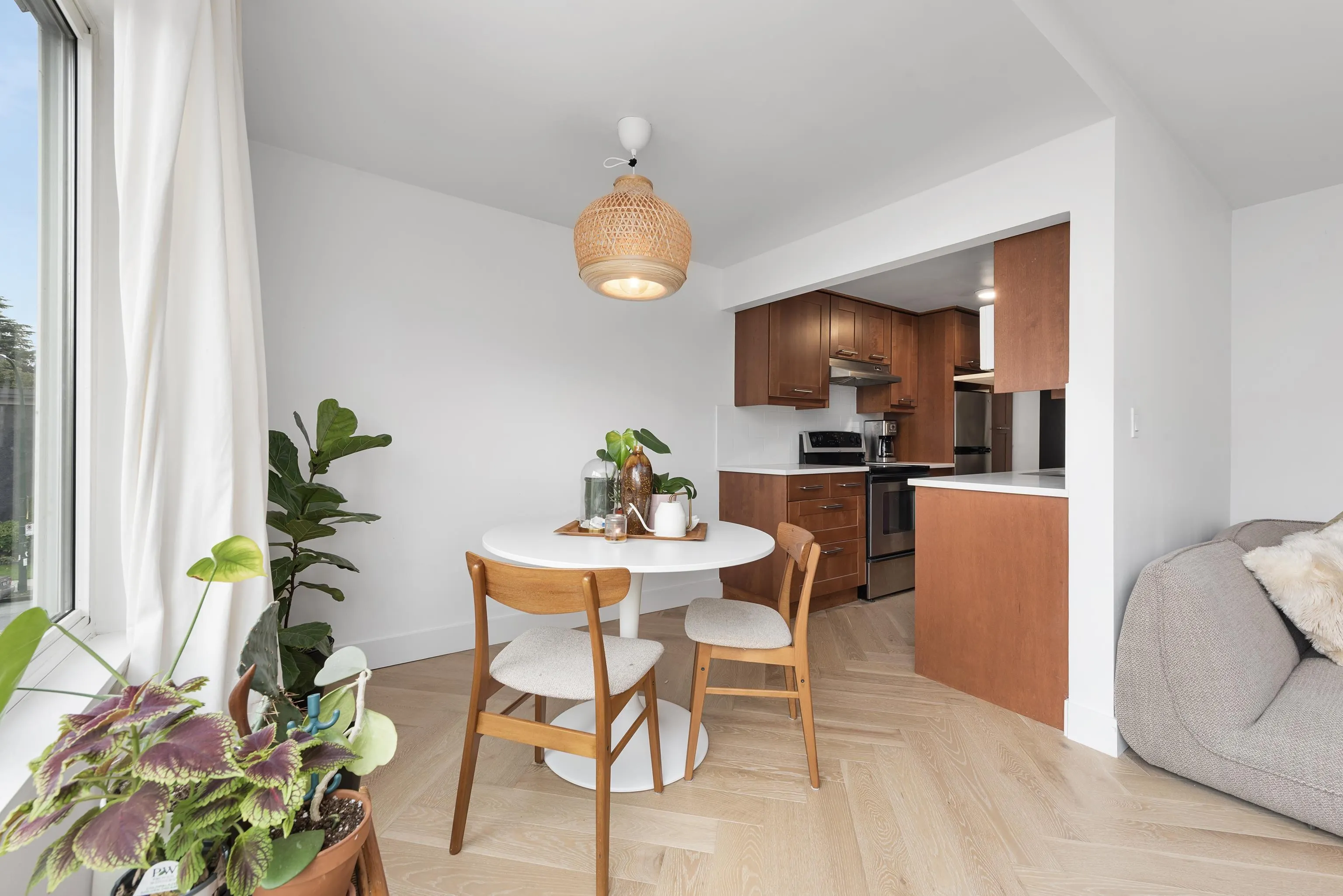 34 1480 Arbutus Street