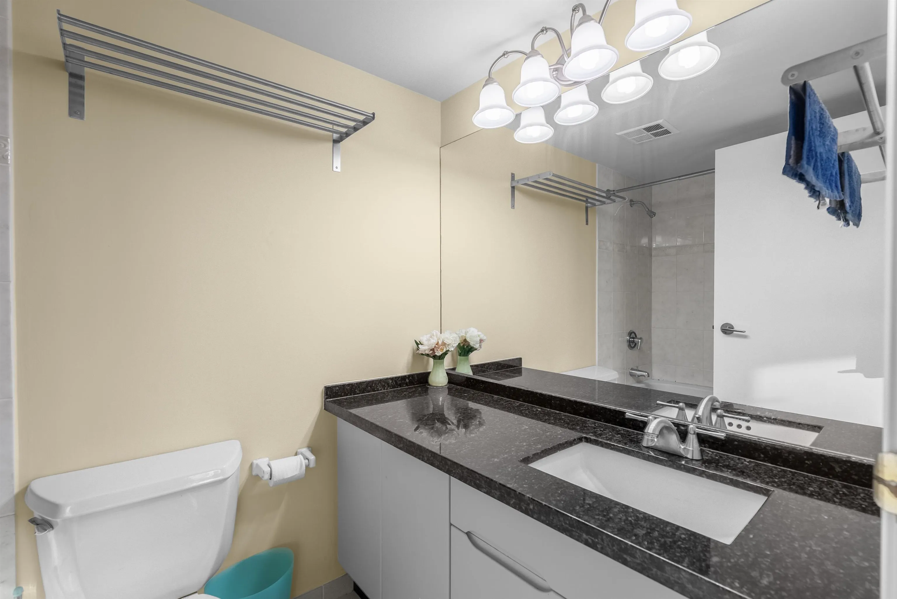 2904 1238 Melville Street