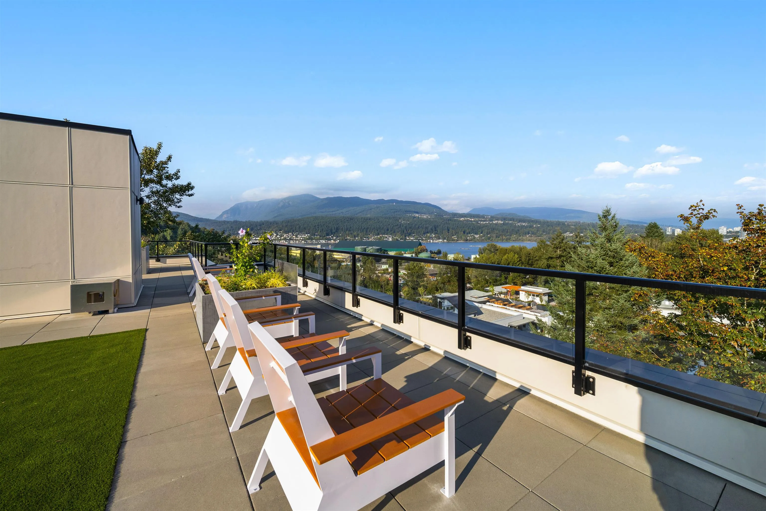 112 2002 St. George Street