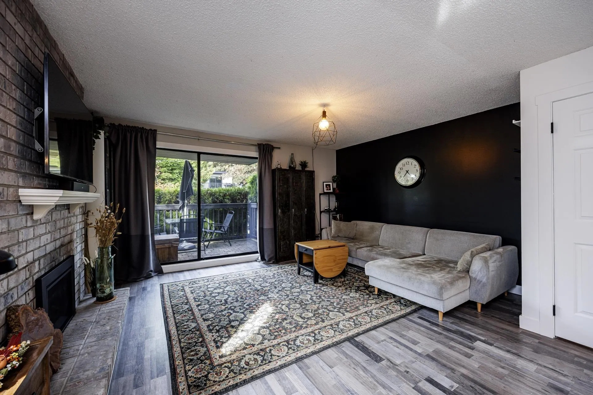 3132 Lonsdale Avenue