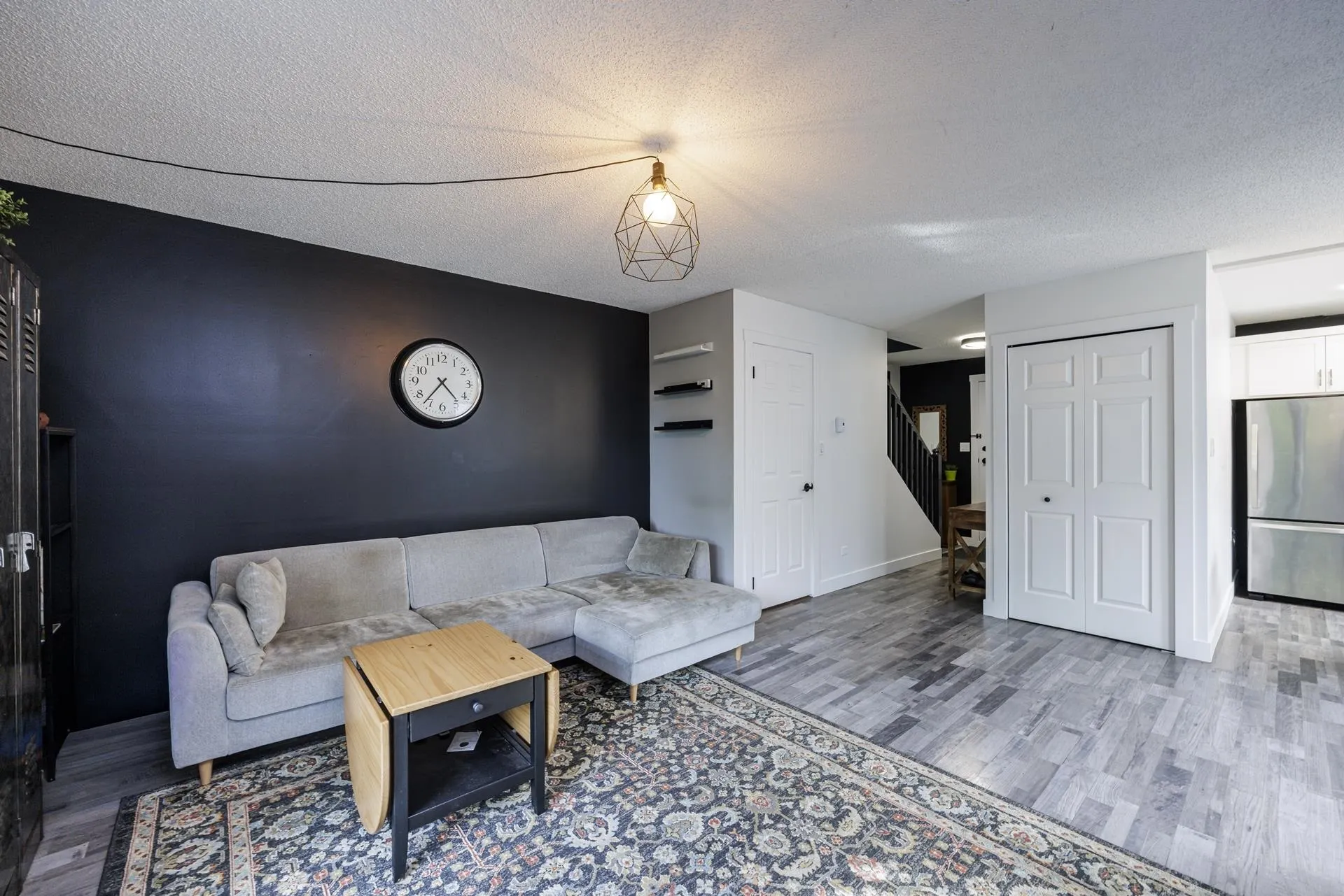 3132 Lonsdale Avenue