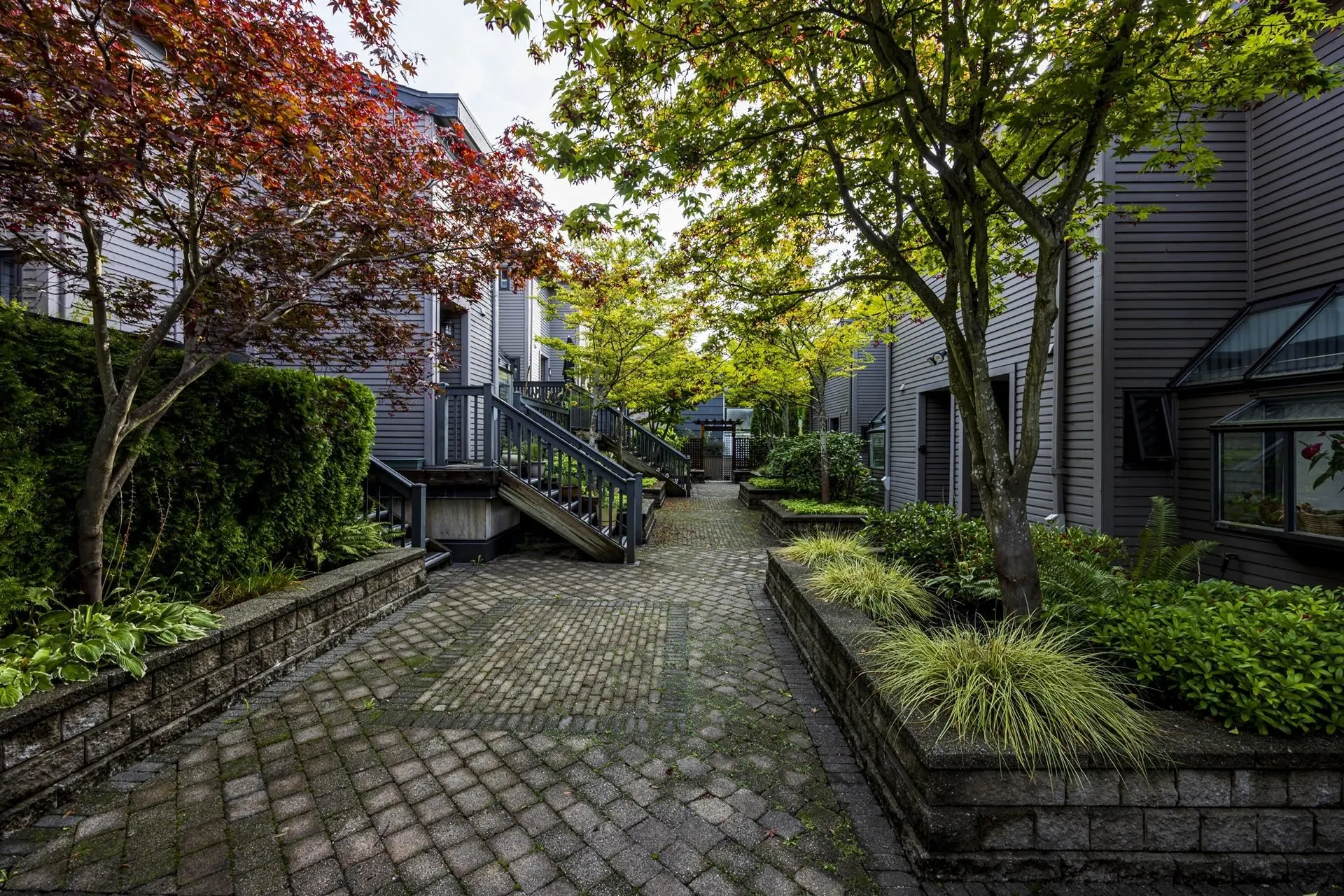 3132 Lonsdale Avenue