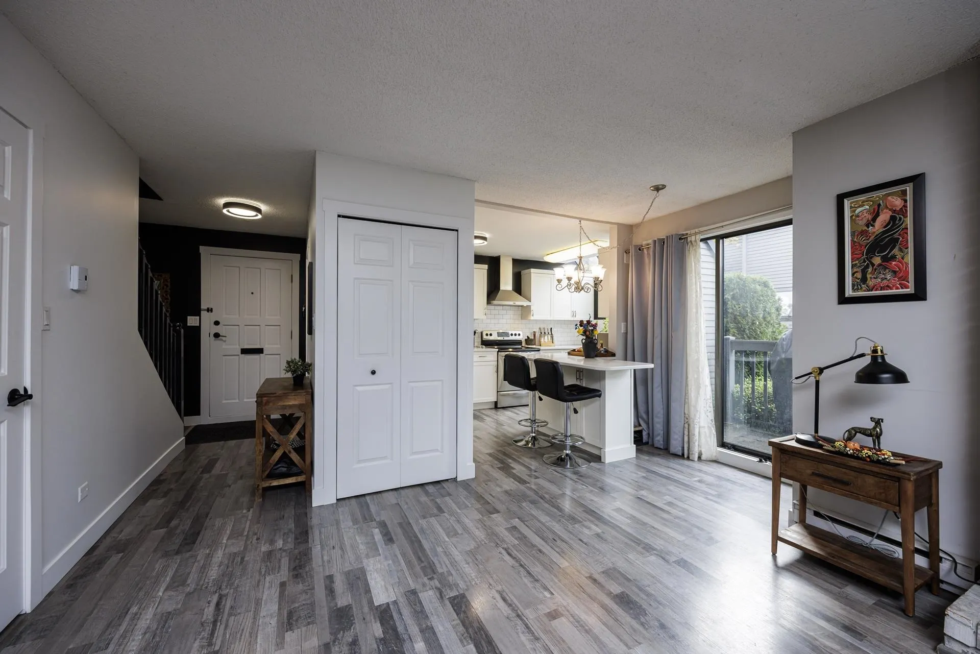 3132 Lonsdale Avenue