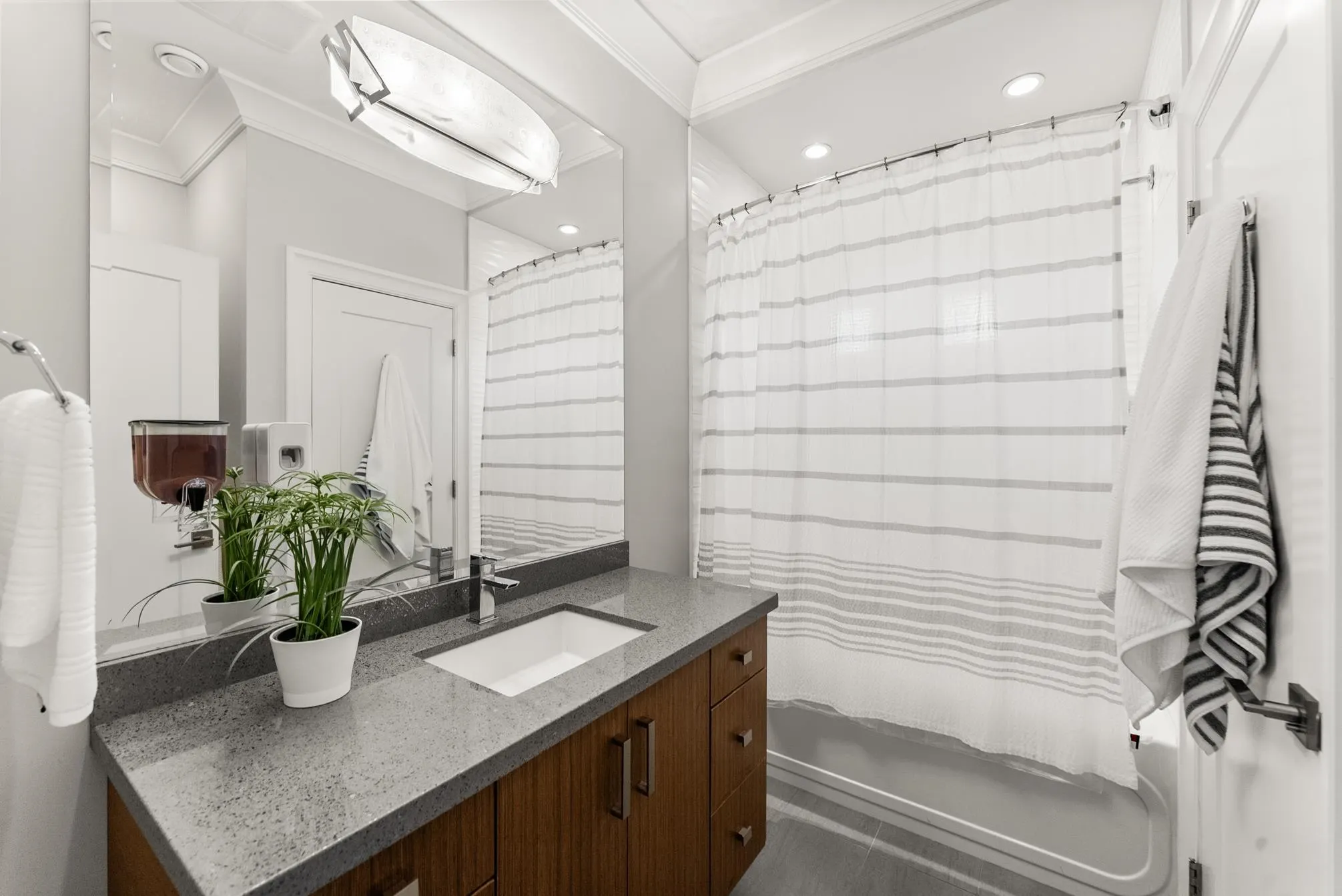 5898 Cove Reach Road