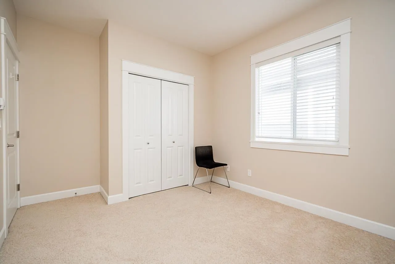 6028 Dunsmuir Crescent