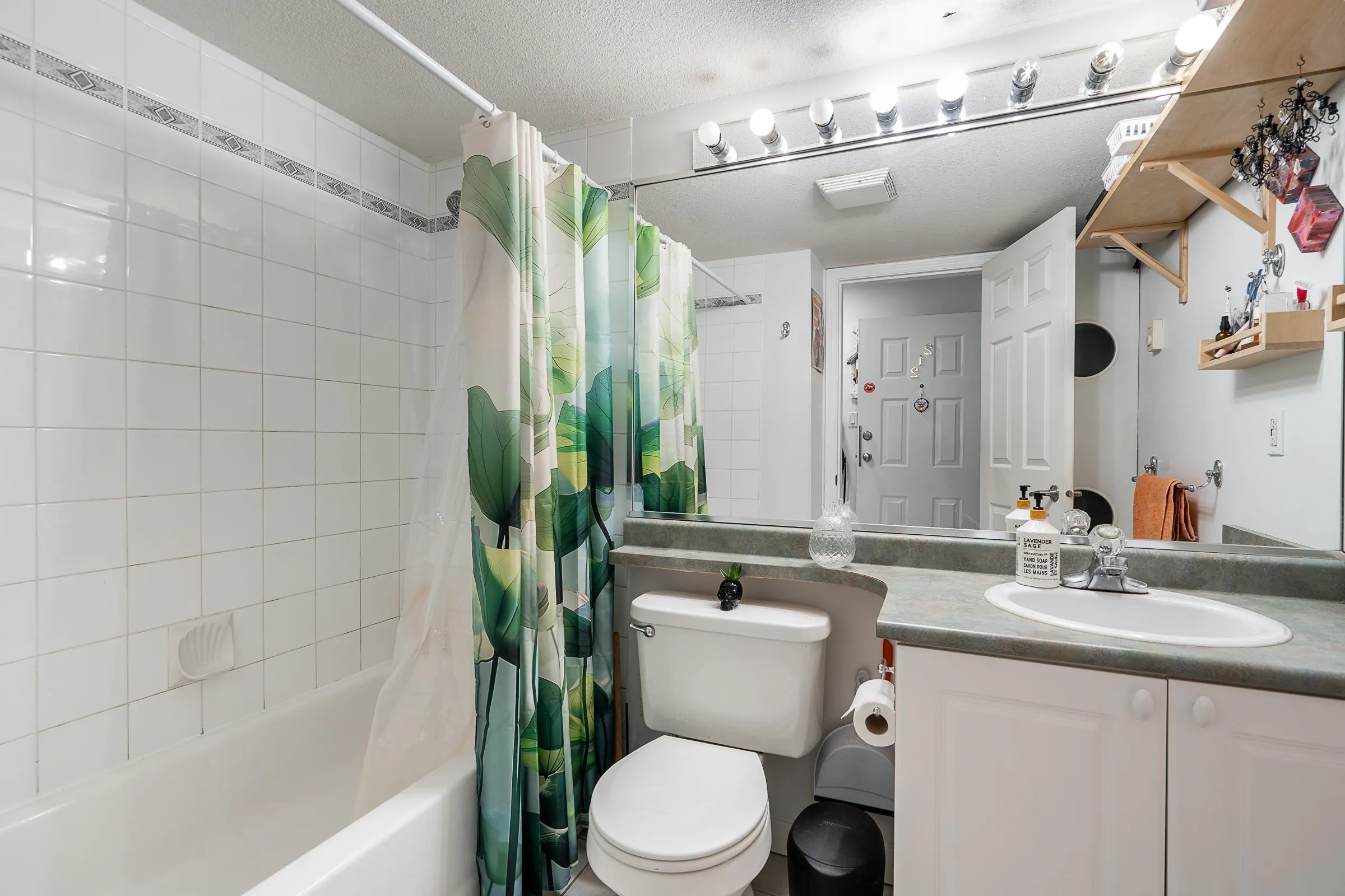 212 868 Kingsway