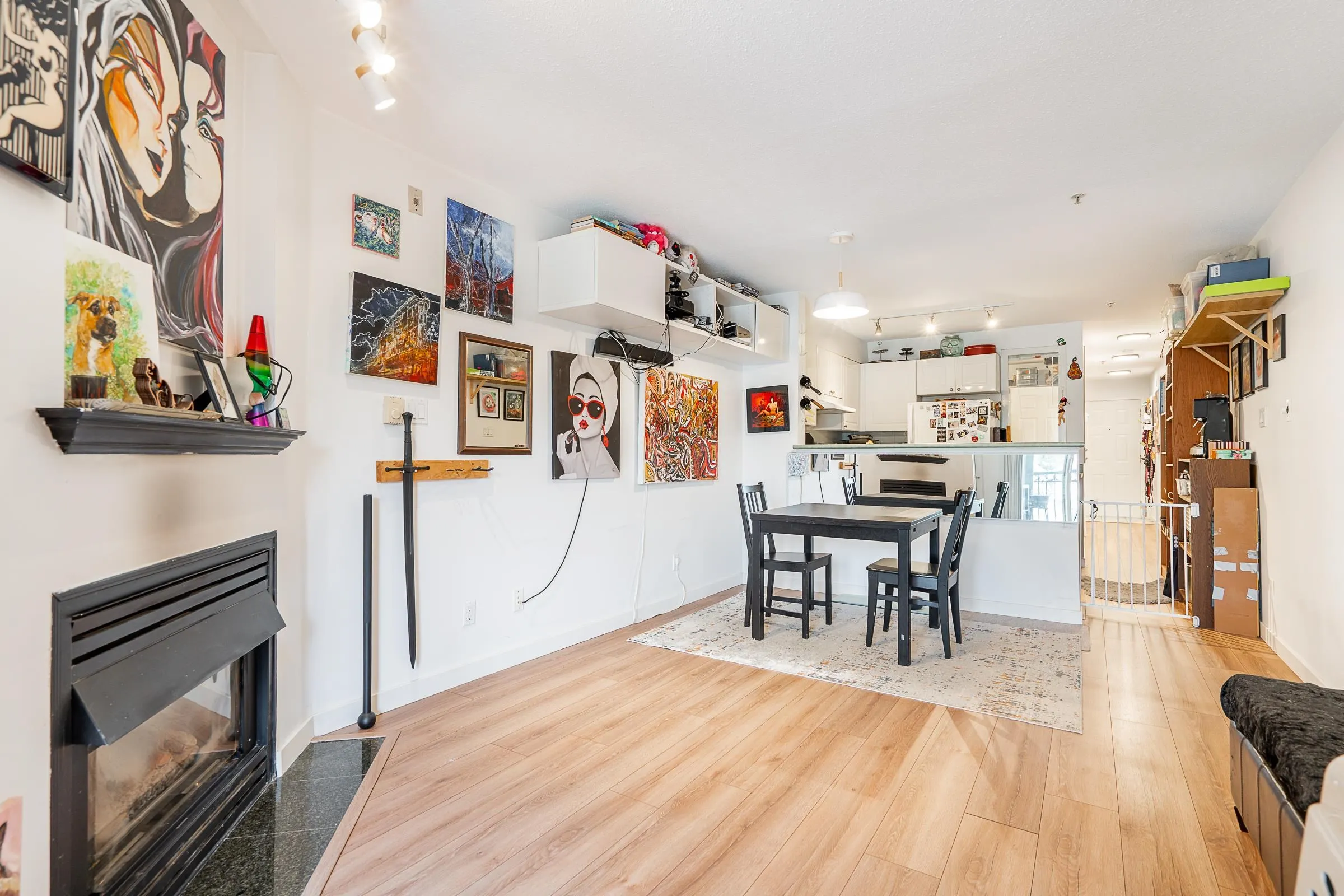 212 868 Kingsway