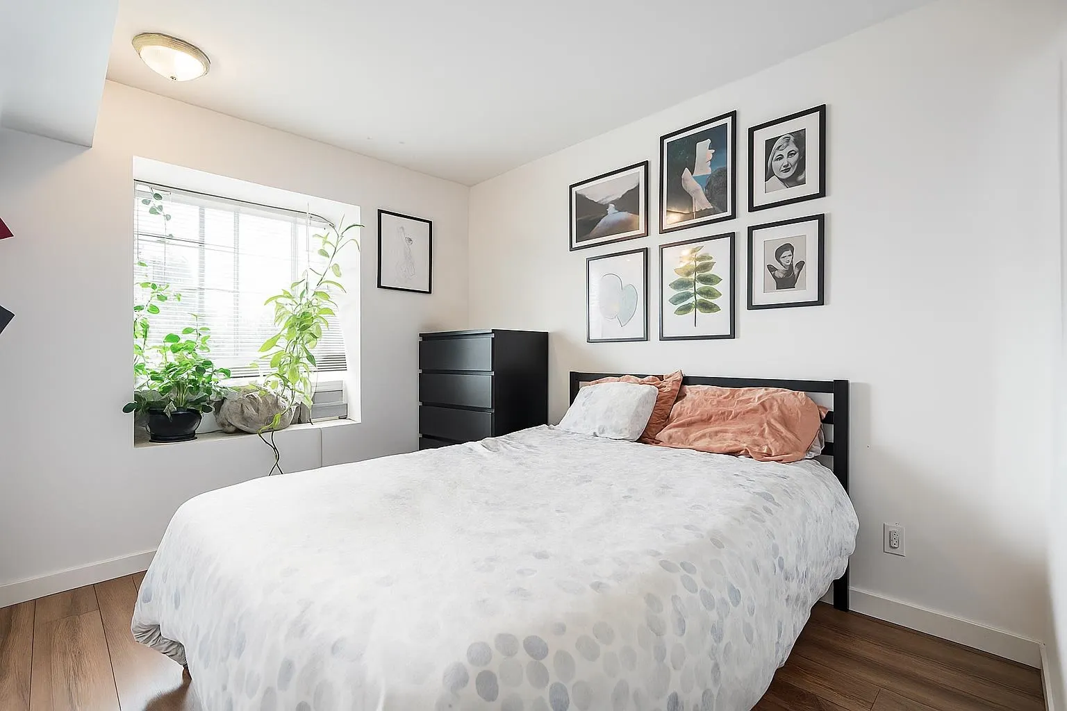 212 868 Kingsway