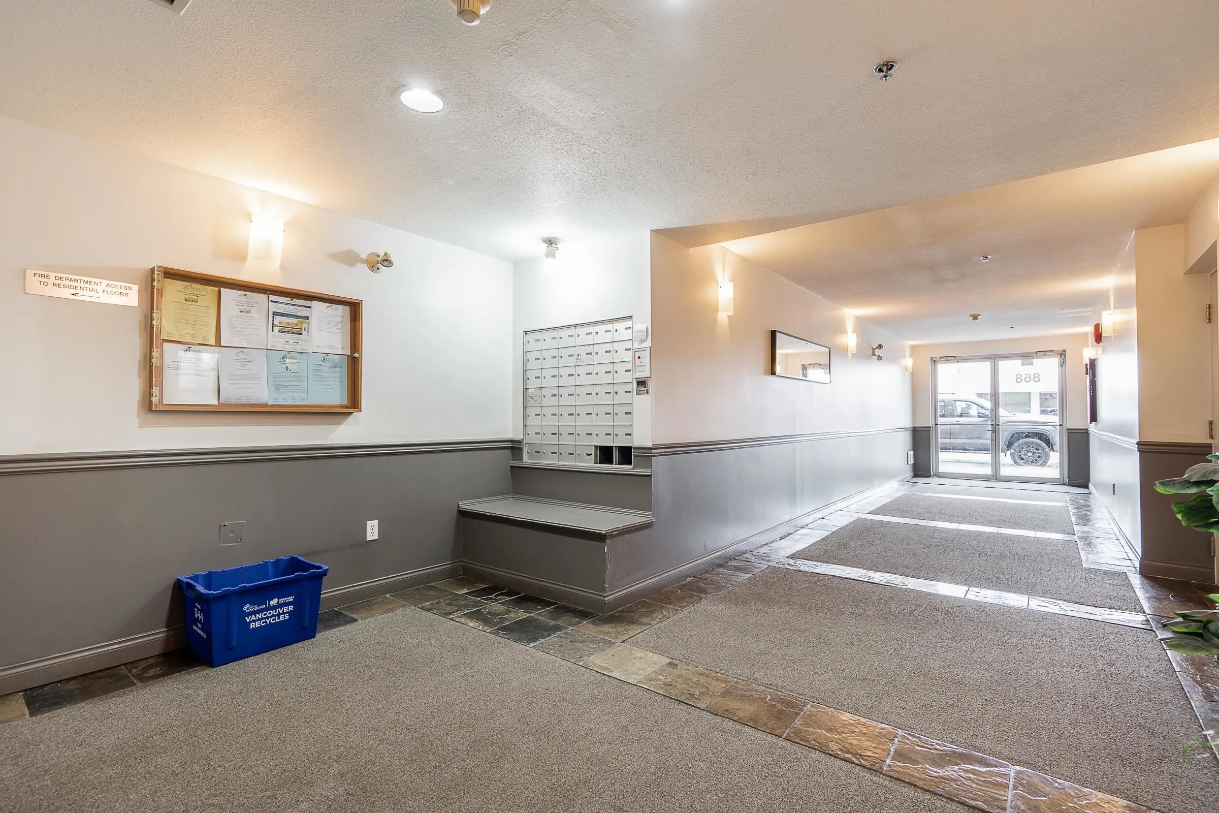 212 868 Kingsway