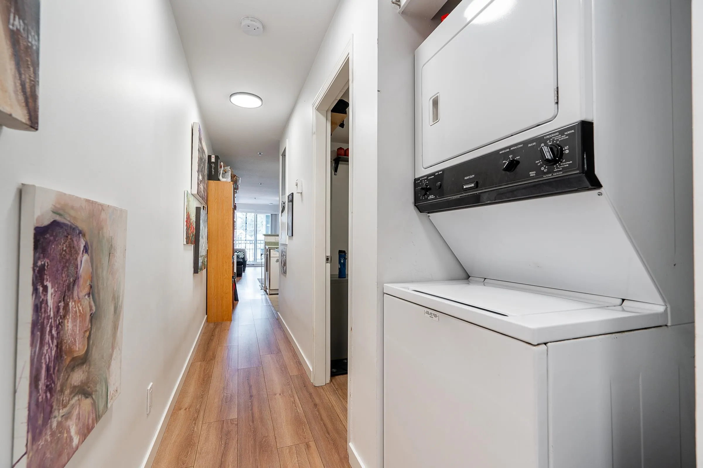 212 868 Kingsway