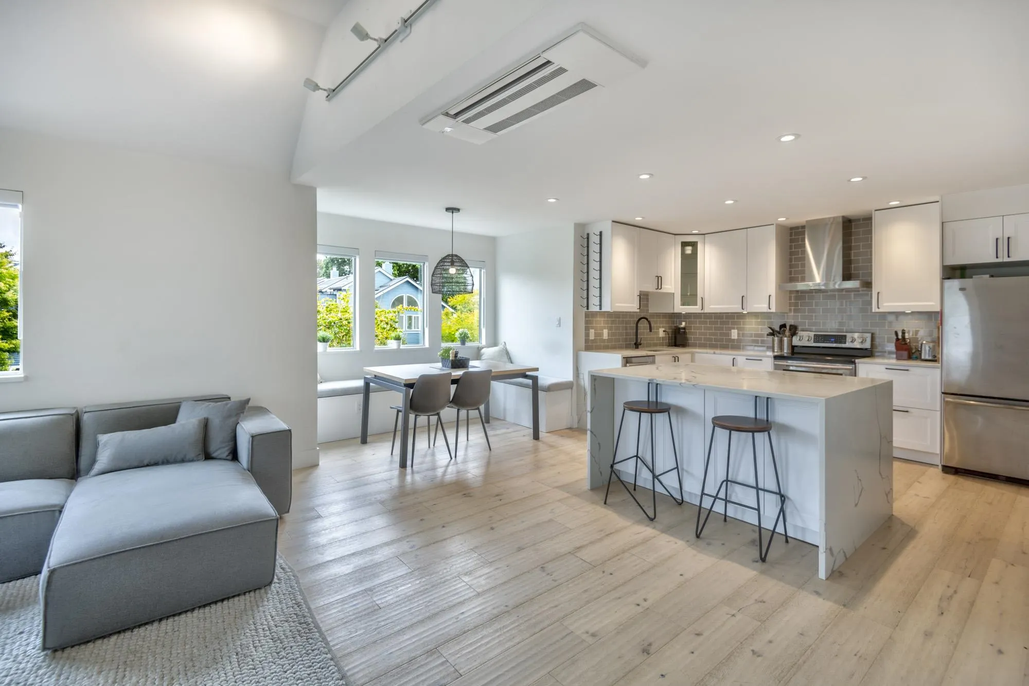 304 1665 Arbutus Street