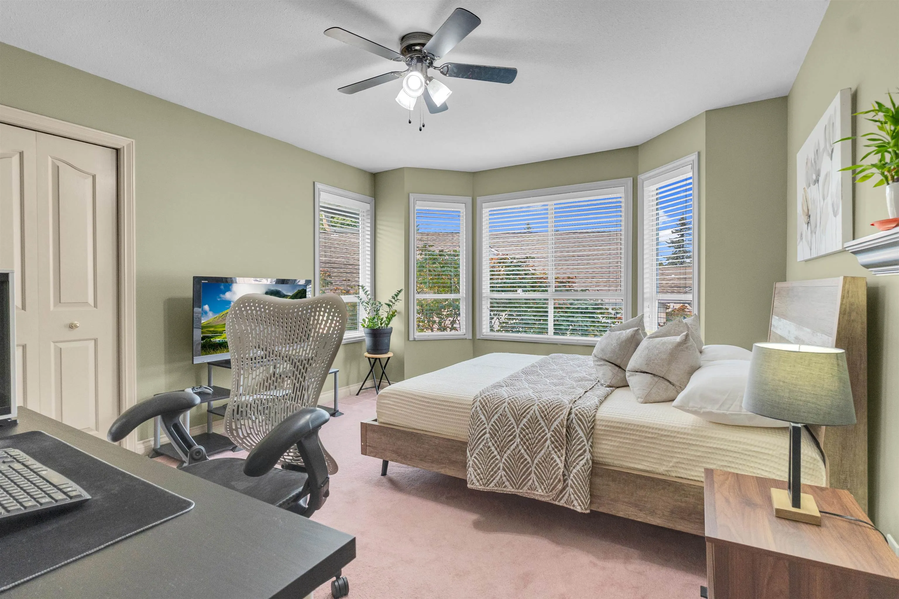 212 9072 Fleetwood Way