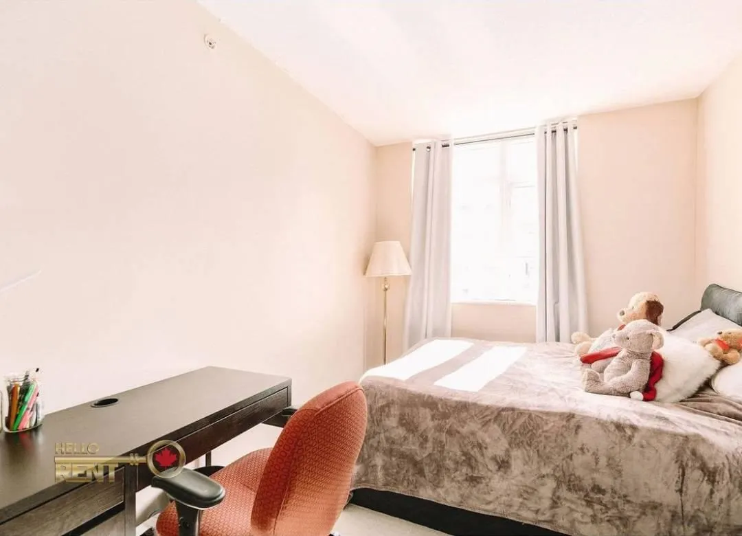 3210 888 Carnarvon Street