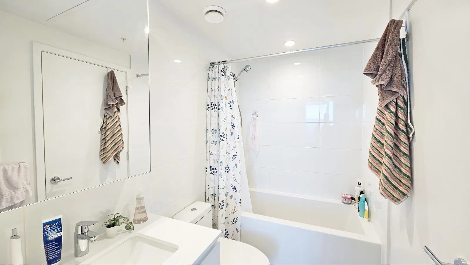 2408 3809 Evergreen Place