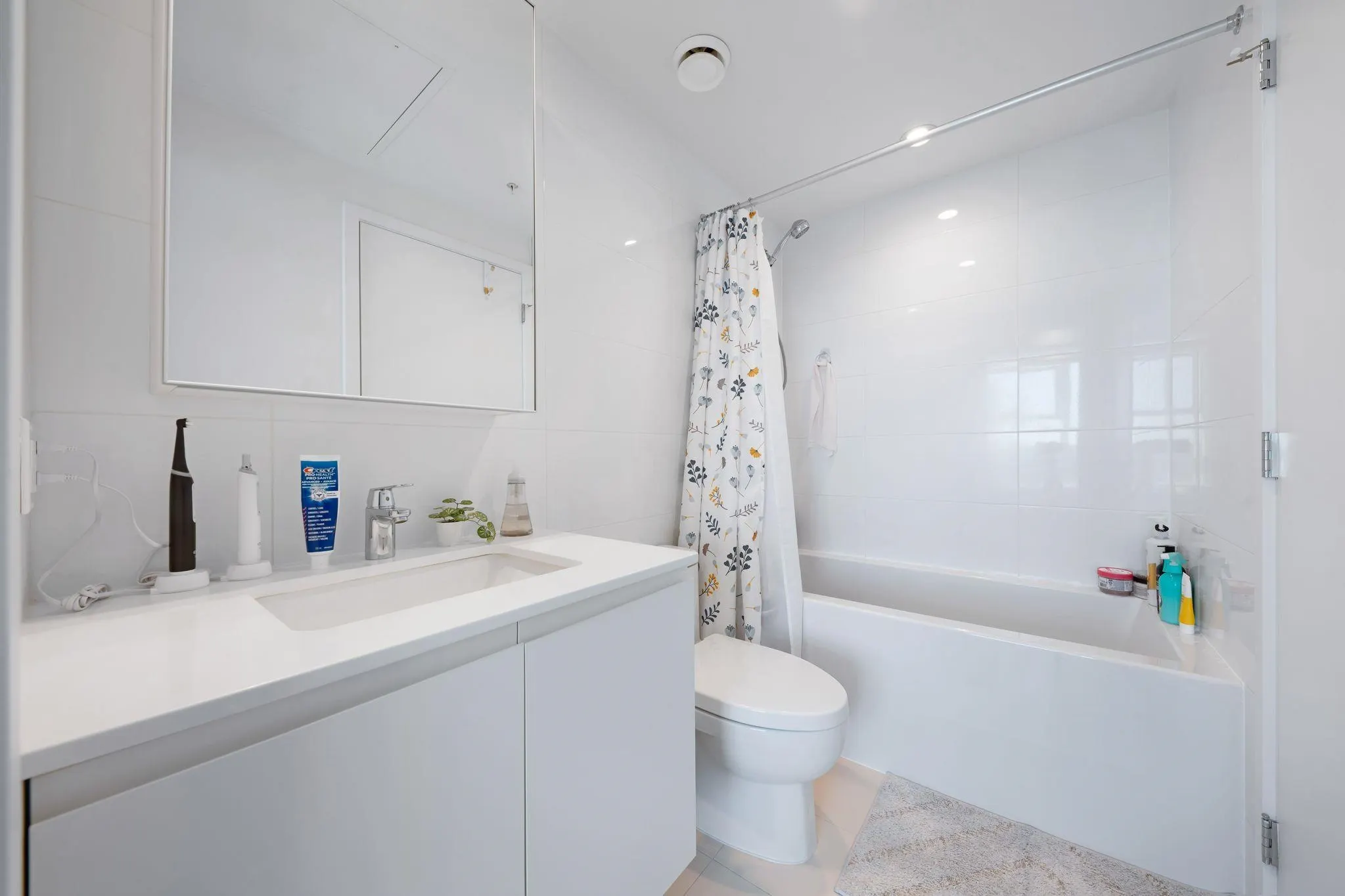 2408 3809 Evergreen Place