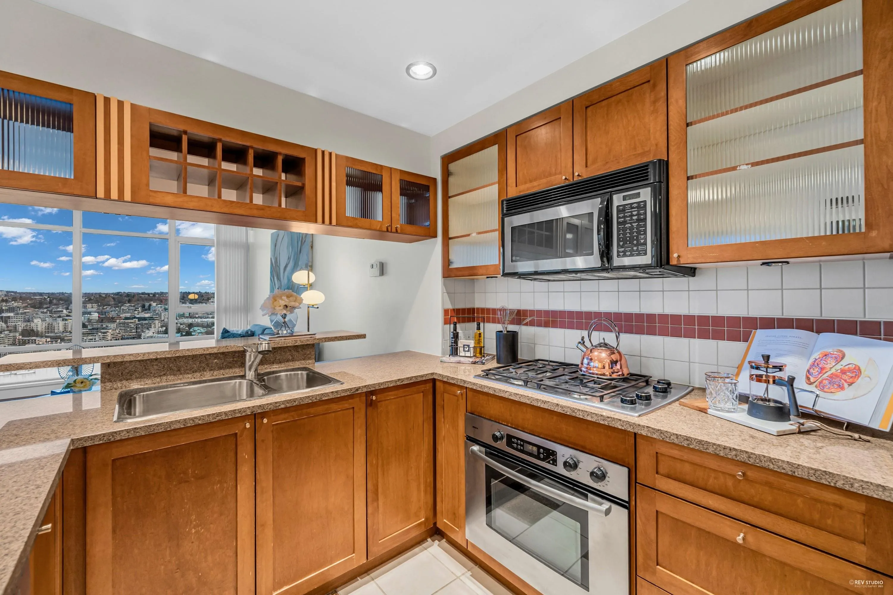 2802 1483 Homer Street