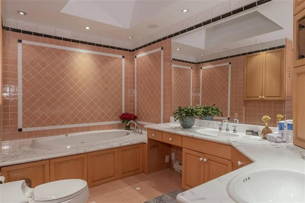 4XXX Beverly Crescent