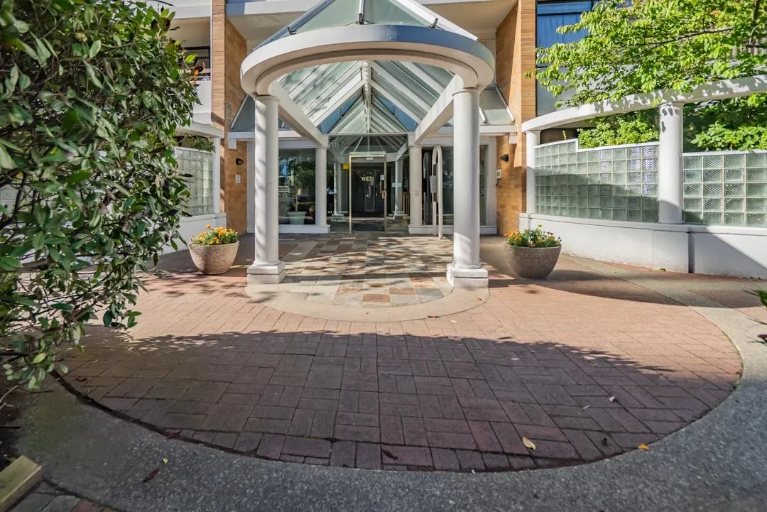 701 6631 Minoru Boulevard