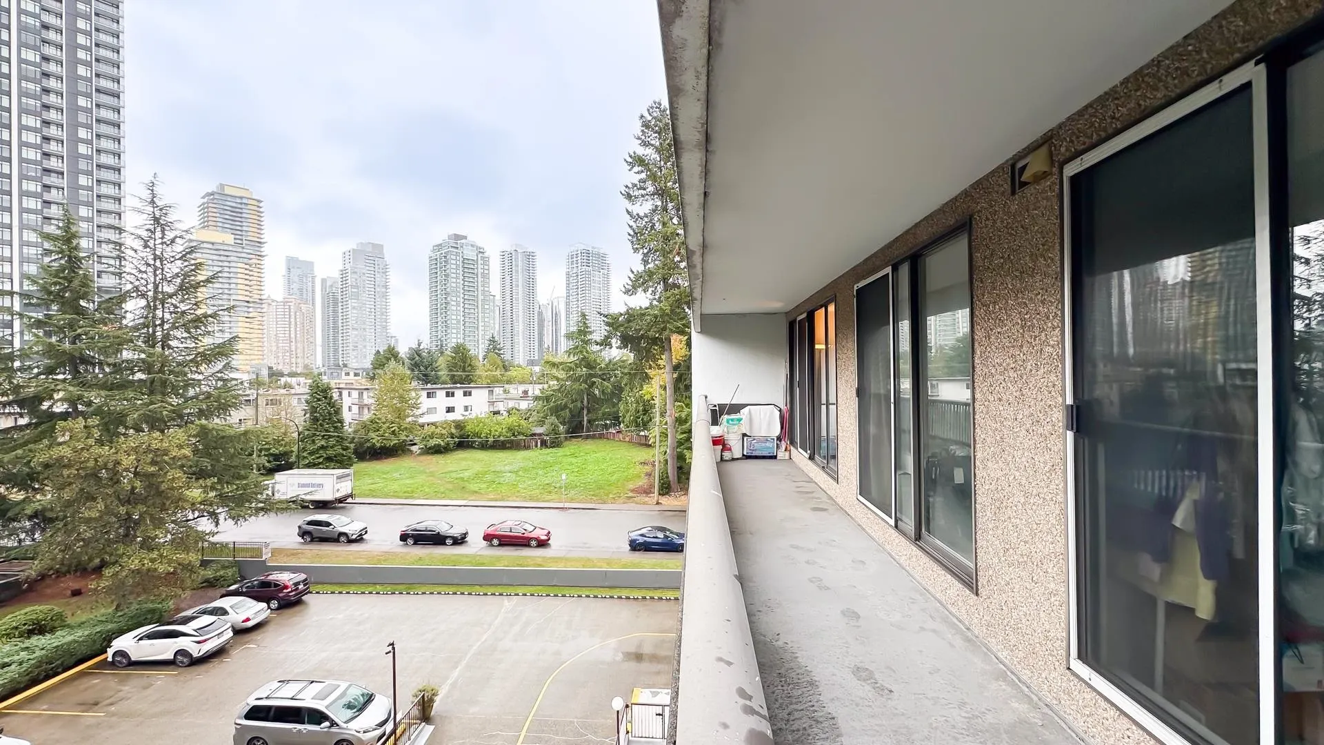 502 6595 Willingdon Avenue