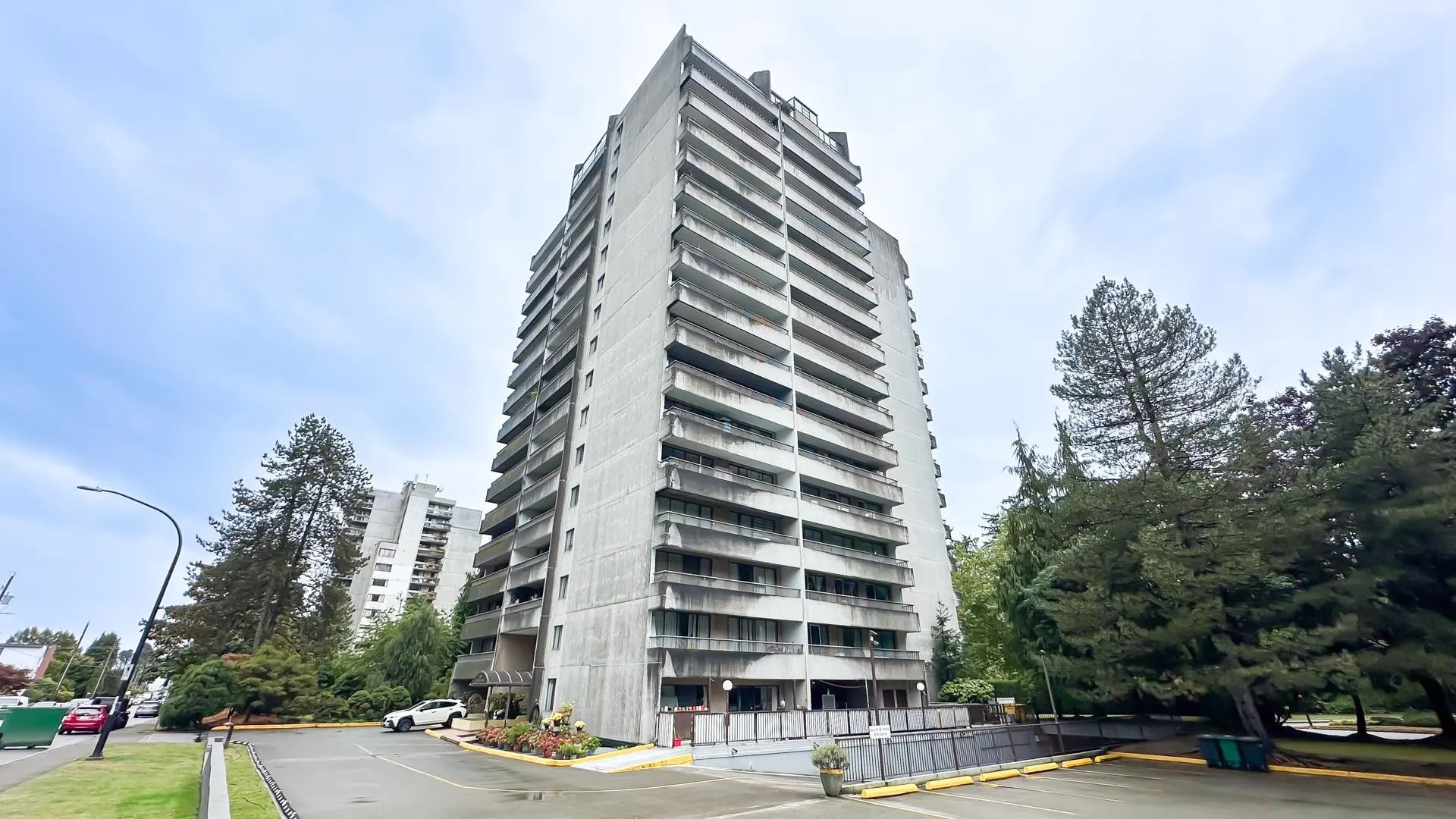 502 6595 Willingdon Avenue