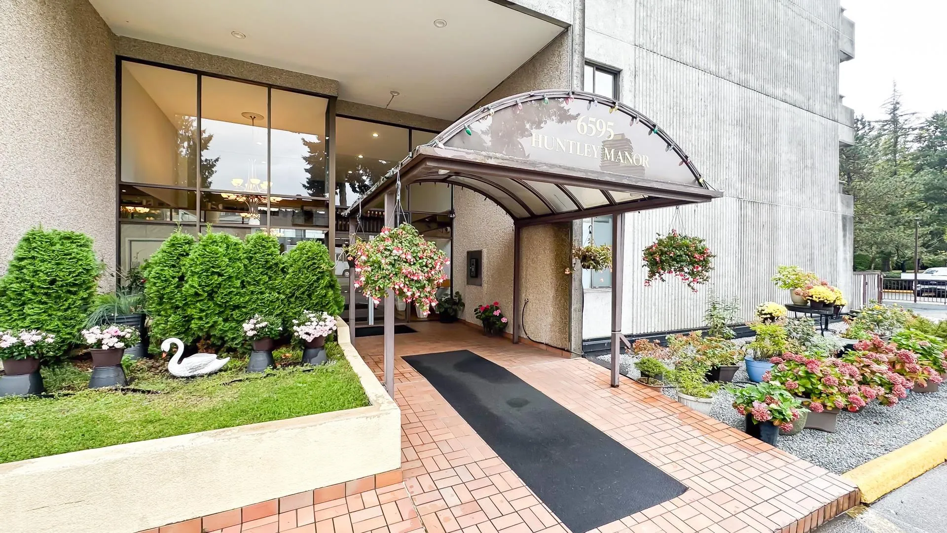 502 6595 Willingdon Avenue