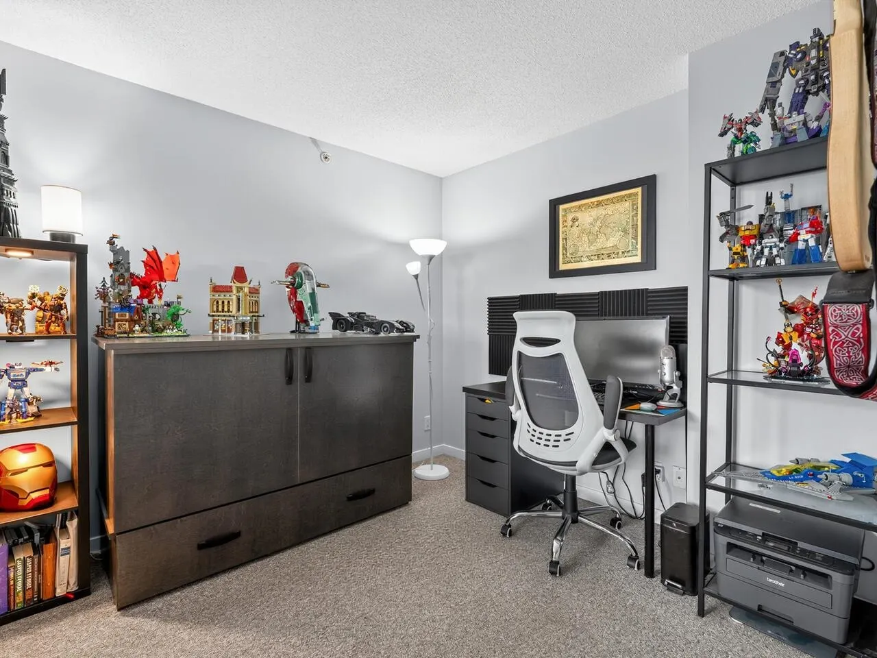 901 833 Agnes Street