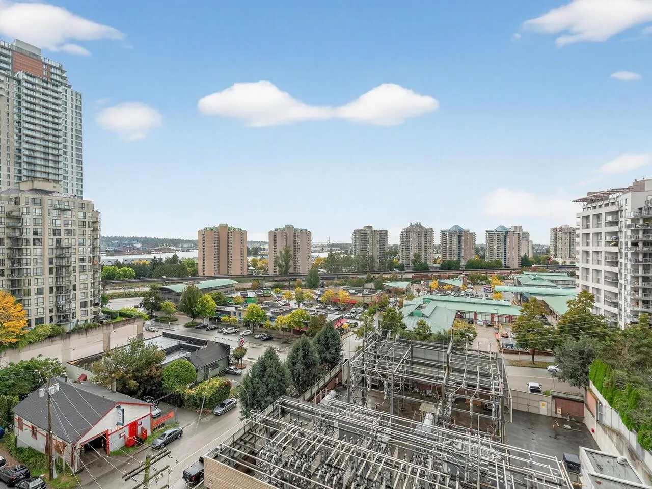 901 833 Agnes Street