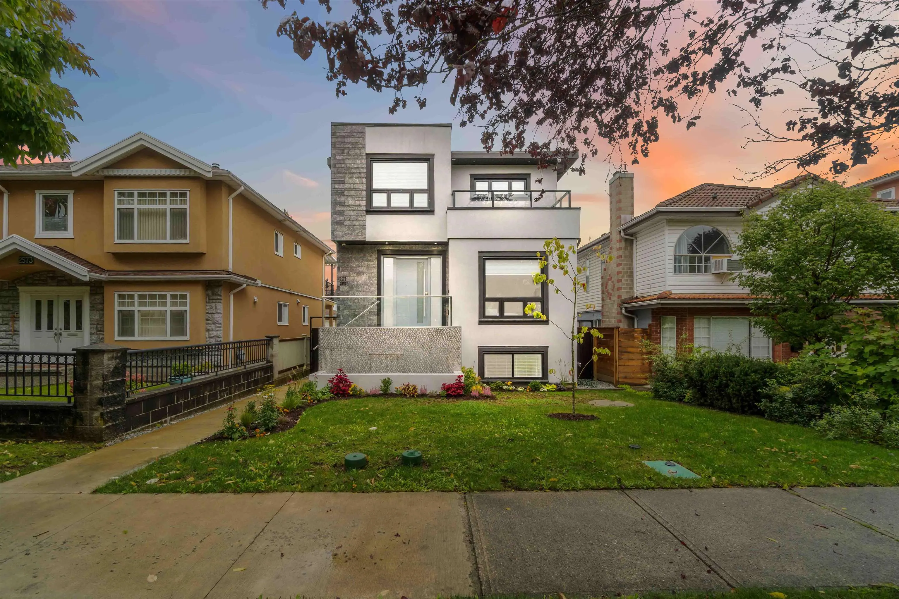 2577 Parker Street