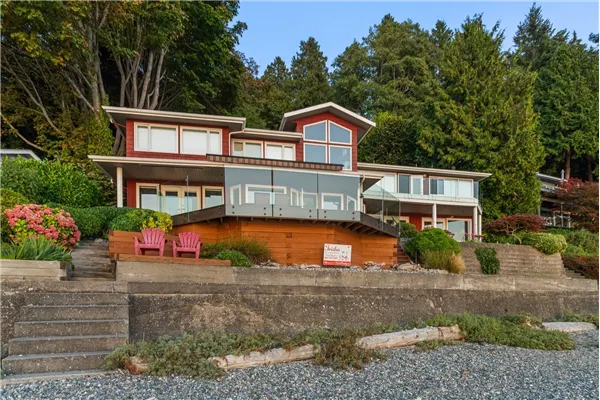 330 Tsawwassen Beach Road