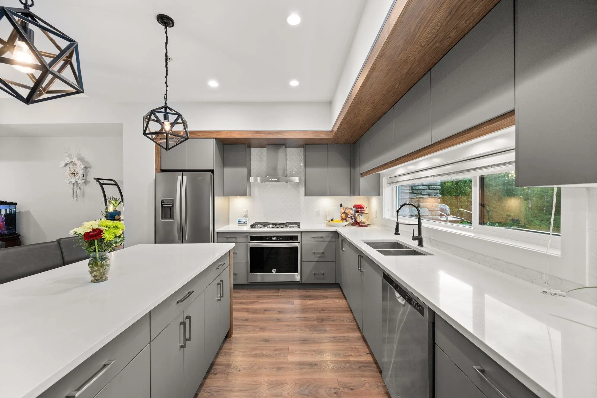 22 33209 Cherry Avenue